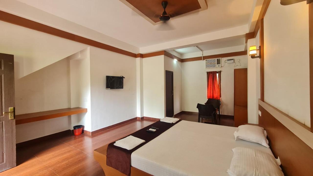 Hotel Exotica Squares Lakshmanpur Exterior foto