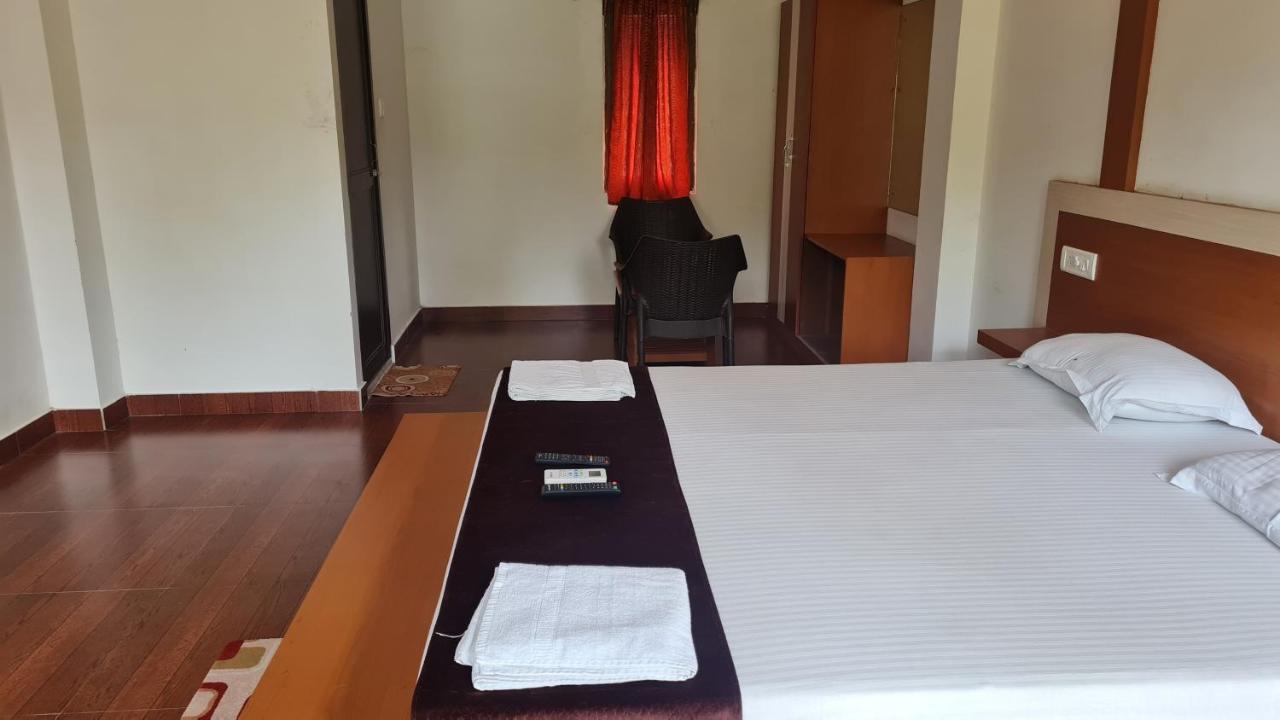 Hotel Exotica Squares Lakshmanpur Exterior foto