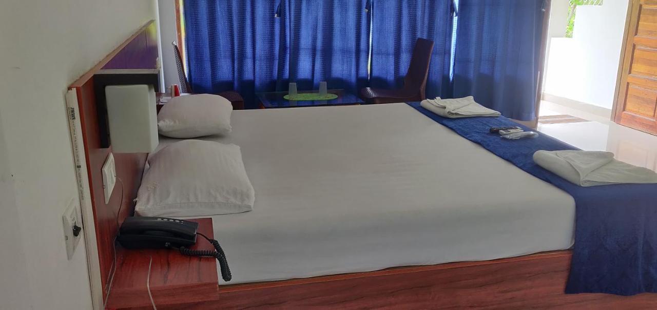 Hotel Exotica Squares Lakshmanpur Exterior foto