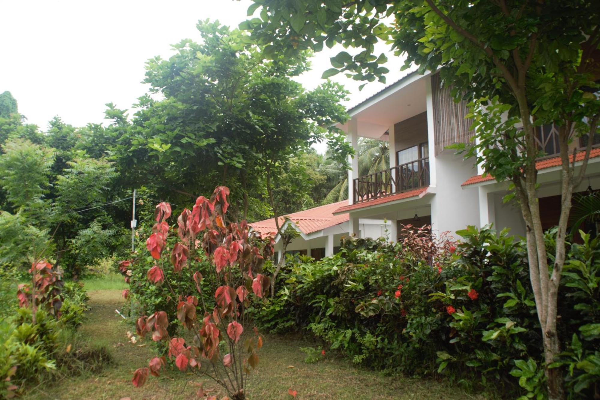 Hotel Exotica Squares Lakshmanpur Exterior foto